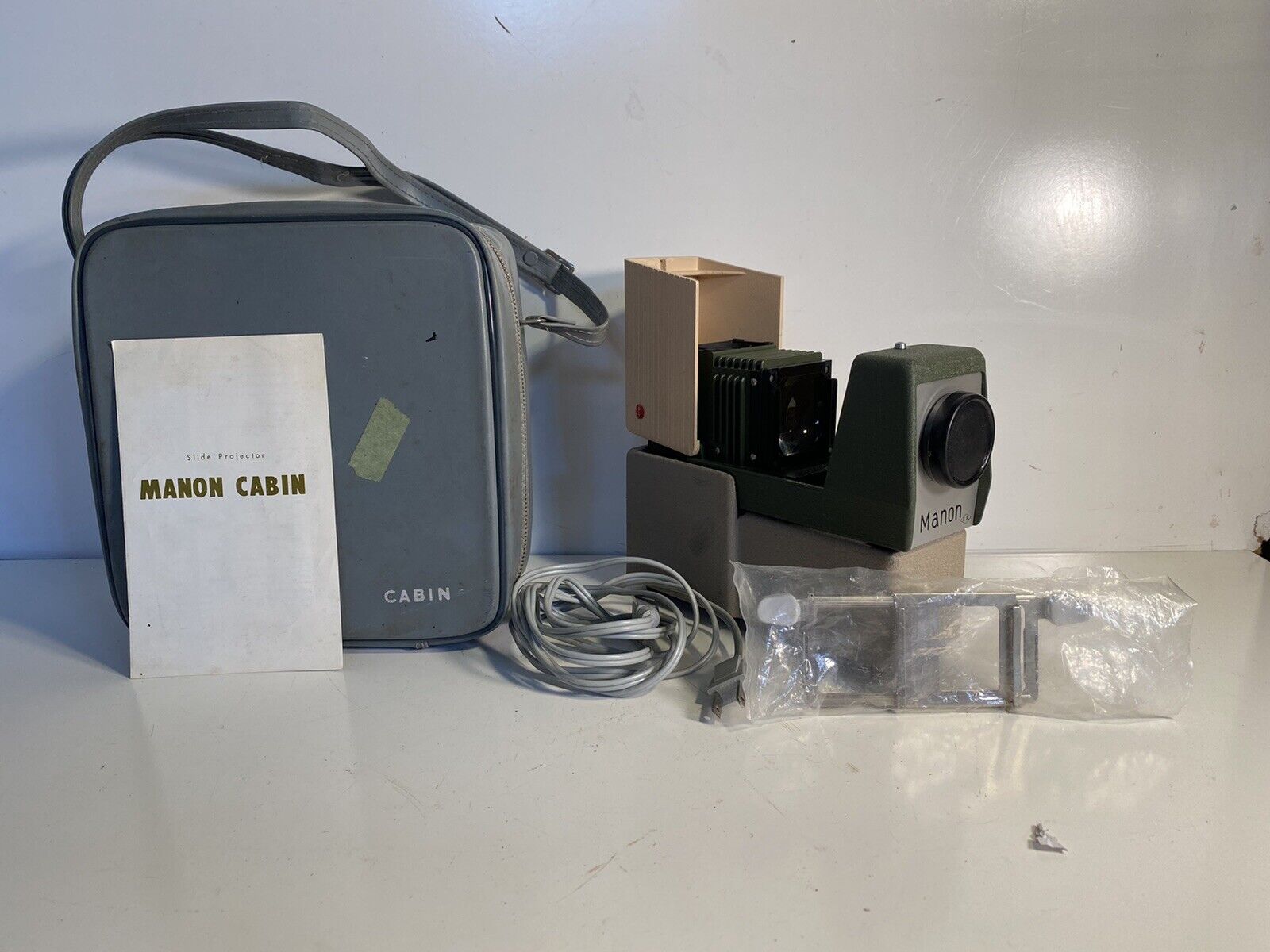 Manon Cabin Slide Projector With Blower & Case